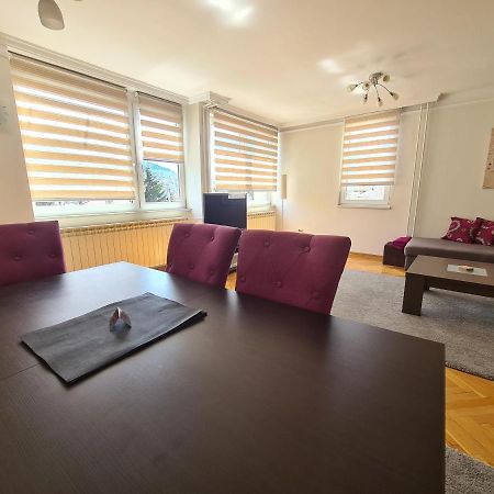 Walnut Apartment - Private Garage 塞拉耶佛 外观 照片