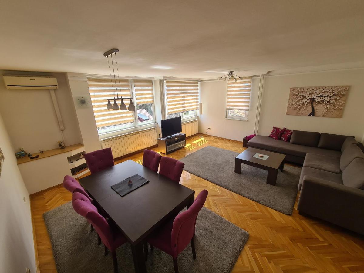 Walnut Apartment - Private Garage 塞拉耶佛 外观 照片