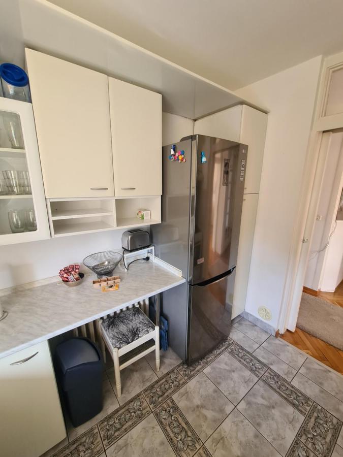Walnut Apartment - Private Garage 塞拉耶佛 外观 照片