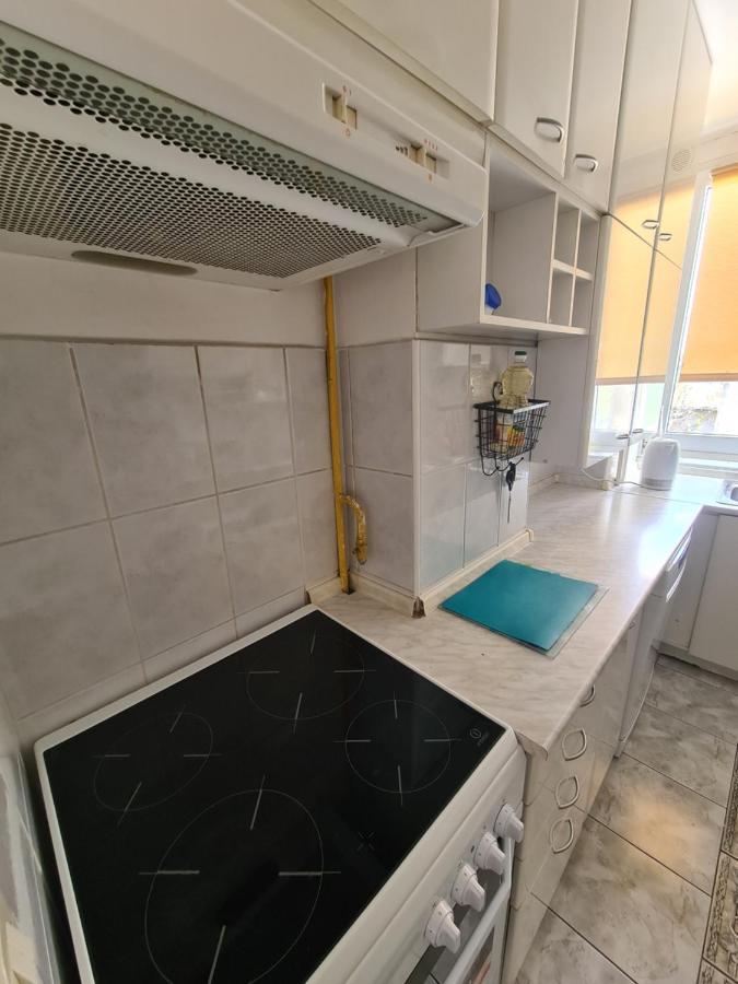 Walnut Apartment - Private Garage 塞拉耶佛 外观 照片